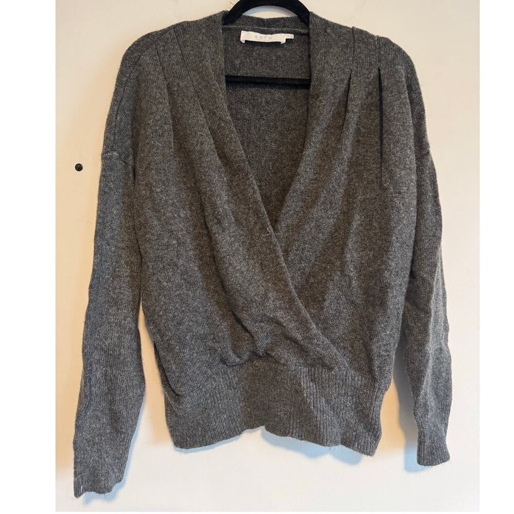 ASTR The Label Wrap Front Sweater M Charcoal Gray Long Sleeve Soft Knit